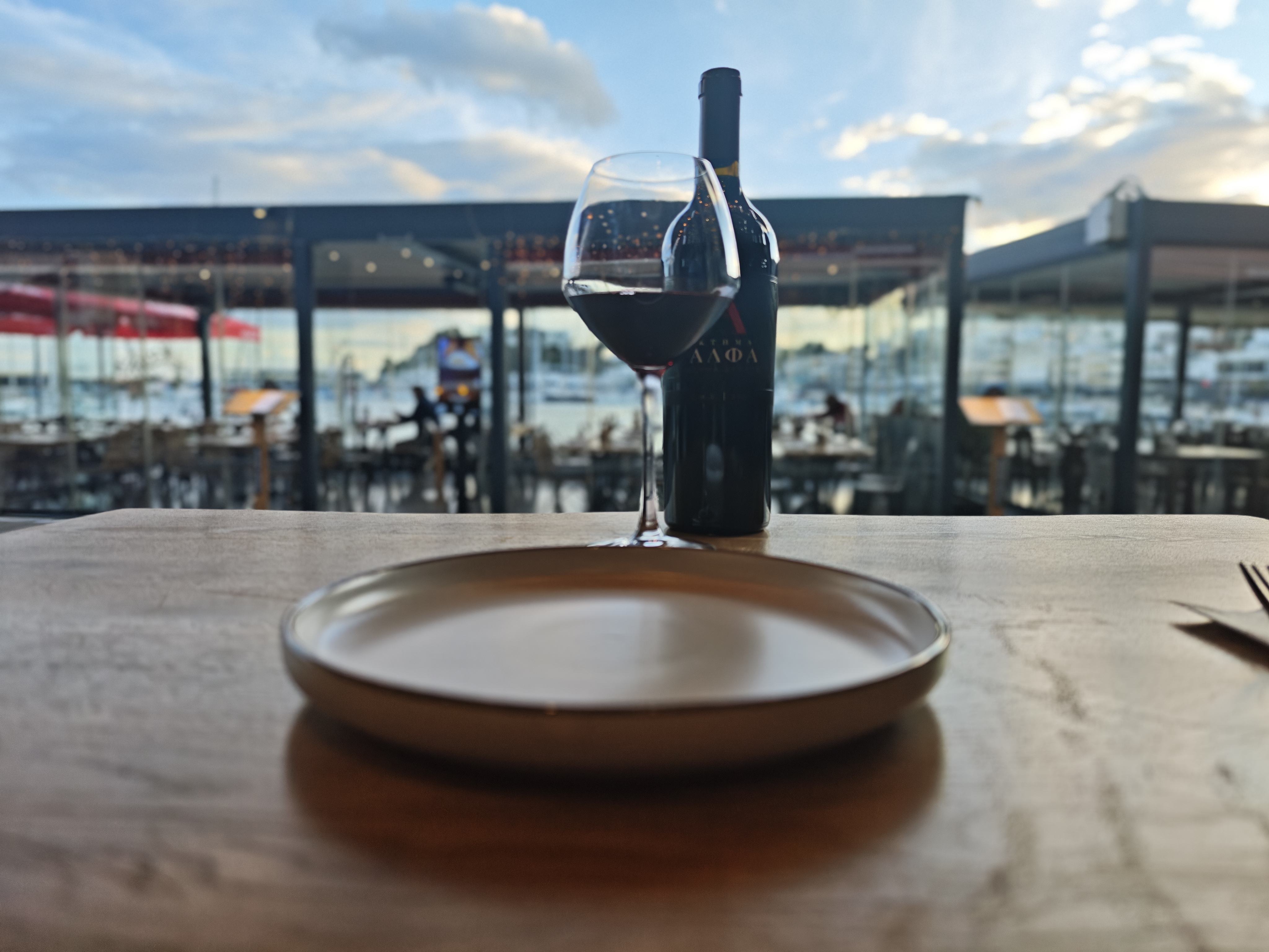 ΠΑΝΤΖΑΡΟΣΑΛΆΤΑ / ψητά πατζάρια / ντάκος από χαρούπι
μαριναρισμένα παντζάρια / ντοματίνα / ρόκα / κρέμα φέτας